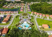 Upstay 32 Guest Mansion - Pool, Hot Tub and Games