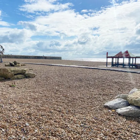 Spacious 2Bd Flat with Stunning Views Folkestone