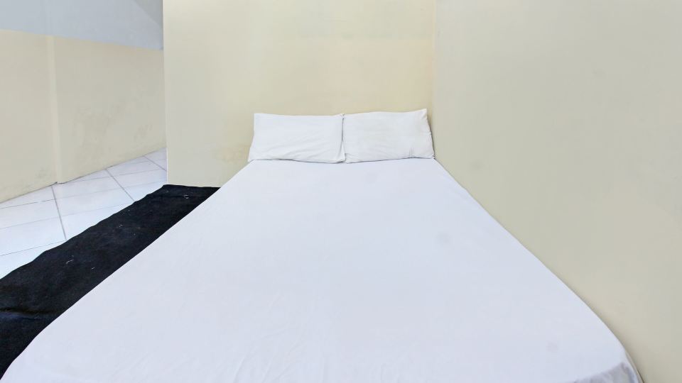 OYO Life 92853 Kost 999