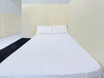 OYO Life 92853 Kost 999