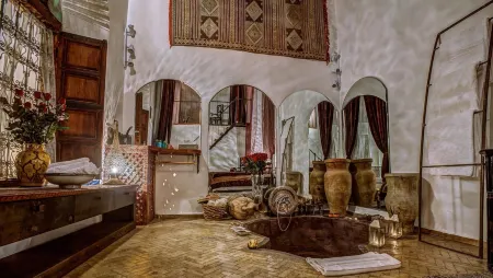 Riad Almaz Отели рядом с достопримечательностью «Mosquée Meriem Borkaoui»