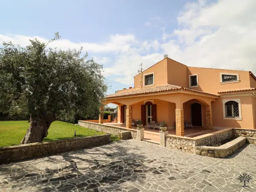 Radici Sicilian Holiday Home - C – An Oasis of Relaxation in the Heart of Sicily