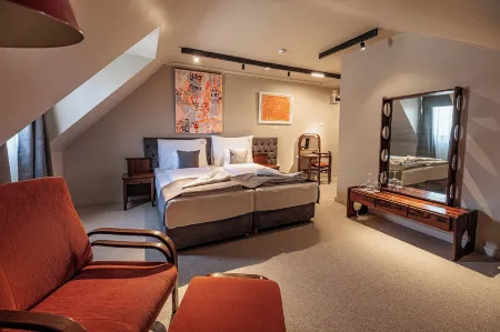 Barka Galéria Hotel és Étterem Отели рядом с достопримечательностью «Tokaj Wine Region»