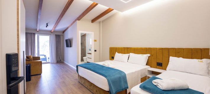 Golemi Lux Hotels in Golem