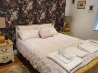 Beautiful Self Contained Cottages in Westbury Hotels in Trowbridge