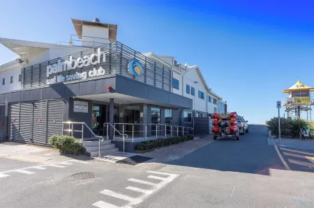 Coastal Hideaway on Palm Beach Отели в г. Palm Beach