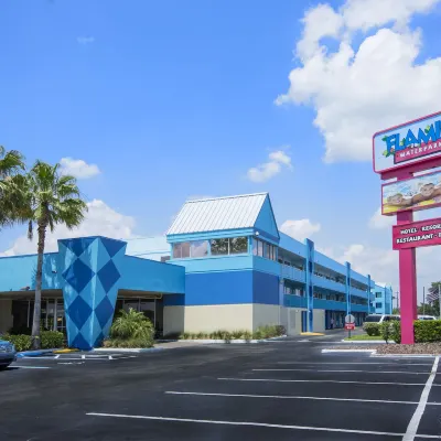 Ramada by Wyndham Hotel & Water Park Hotels near Crystalbrook Golf Course