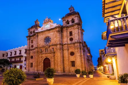 Oz Hotel Cartagena Отели рядом с достопримечательностью «Torre del Reloj»