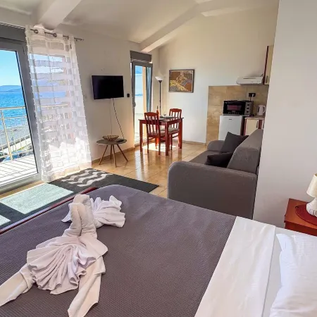 Qumi Apartments