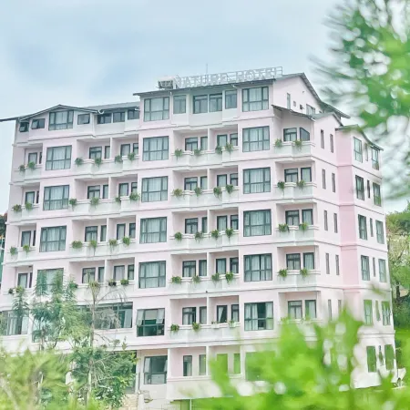 Nature Hotel - Le Hong Phong Отели рядом с достопримечательностью «Крейзи Хаус»