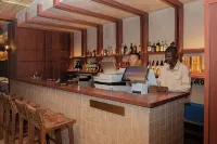 Entikko Safari Lodge - bar