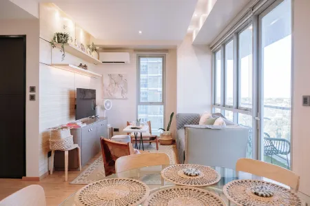 The King Suite Experience Отели рядом с достопримечательностью «Diversion 21 KTV and Resto»