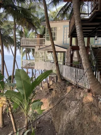 Belantara Beach Front Отели рядом с достопримечательностью «tarkarli beach malvan»