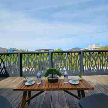 Stylish 3 BR with 2 terraces and parking Others
