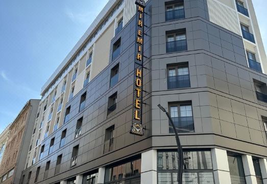 미르 에미르 호텔