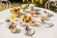 Les Hauts de Loire Relais & Châteaux - breakfast