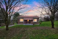 Cozy 2Br Home: with Lake Access & Work Space