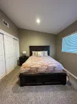 Cozy and Convenient Entire Home For traveling professionals and families