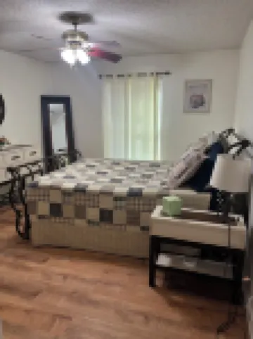 Spacious 5-bedroom house with A/C near a couple of national parks