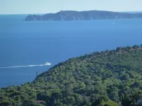 Air-conditioned villa with heated pool, breathtaking sea view on the Levant Island