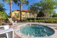 Stunning 6 bed Home with Private Pool Overlooking Quiet Conservation Area