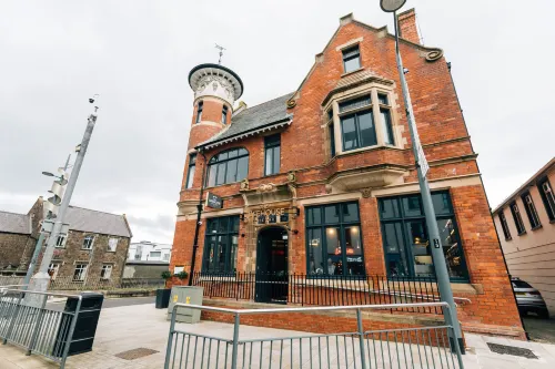 Bank Apartments Hotels in Portrush