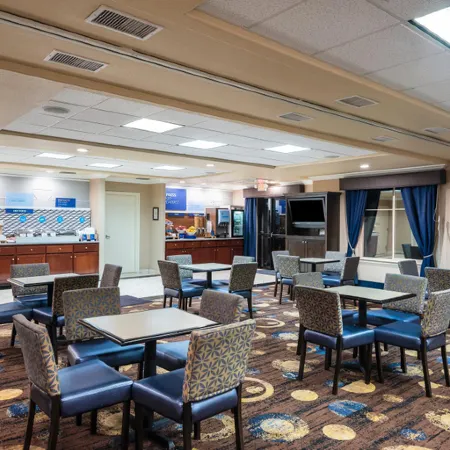 Holiday Inn Express & Suites LATHROP by IHG