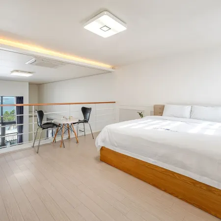 Yeosu Wellstay Pool Villa