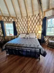 Rascally Rabbit Yurt - Shenandoah VA - Hot tub, wood burning fireplace, wifi