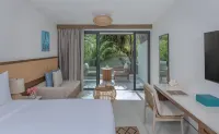 Avani+ Barbarons Seychelles - parking