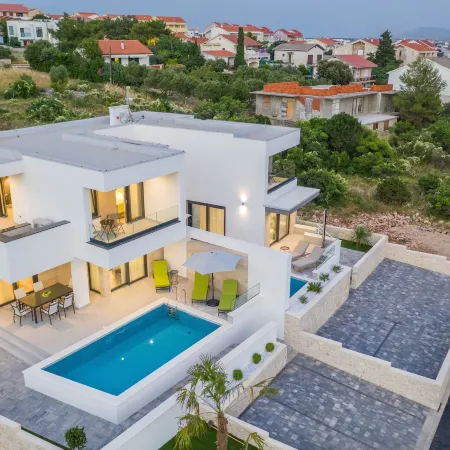 Luxury Villas Joy