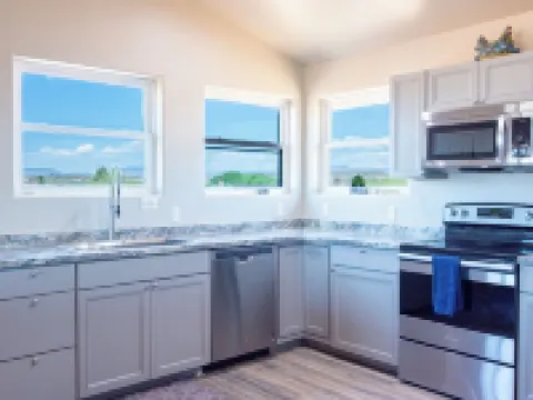 Winery Bungalow Near Sedona • Private Hot Tub • Views Hotels in Cornville