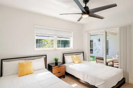 Modern Oakland Park Gem –Private Pool-Free Parking-Long Term Stays