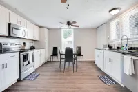 Stylish Jeffersonville Home - Mins from Louisville