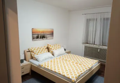 Luxury Apartment Quiet Location, 10Min. to the Center. Close to Lakes + Ski Area のホテル