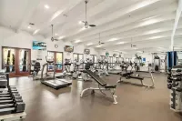 Luxury Legacy Resort Poolside 3BR 5-Star Villa, Mountain Views, 2 Primary Suites - 3-Star