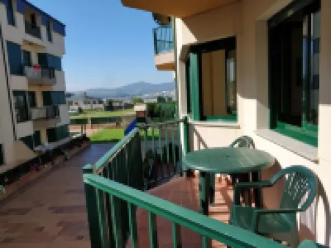 Barreiros Apartment - Catedrales Beach 5 pers2 rooms) views to the Foz Estuary 巴雷羅斯酒店