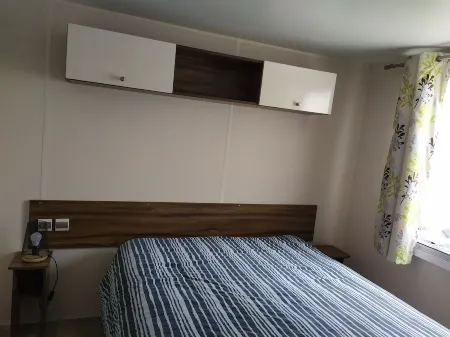 Mobil-home Dans Camping Calme Avec Piscine, 2,8 km de la Plage Отели в г. Вандея