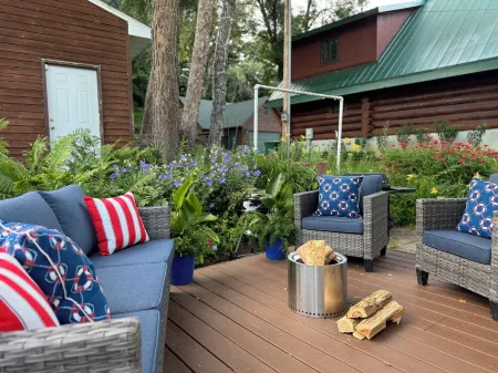 Spacious light-filled house near Stillwater - The Stone's Throw Riverhouse