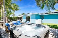 Boca Bliss: Family-Friendly Escape with Hot Tub & Grill, 1 Mile from the Beach!