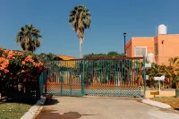 Family-Friendly Beach House - 5 min from the beach!