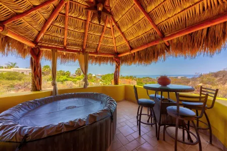 Bienvenido a Casa Juanita!! Your Personal Secluded Private Resort Awaits You!