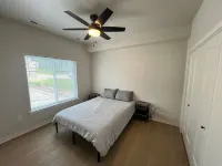 402 Spacious 3 Bedroom Townhouse Hôtels à proximité de : Recreation Building
