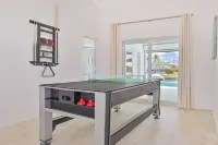 NEW!! PARADISE! MODERN-WATERFRONT-LARGE HEATED POOL-5 MIN TO FISHVILLE