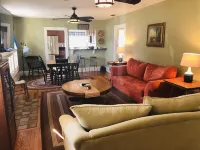 Riverfront Plum Crazy Bungalow w/boat dock! 10 min to Gulf, close to beaches!