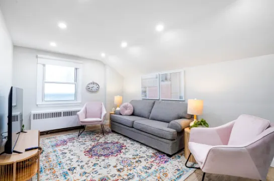 Well Styled and Cozy Apartment!