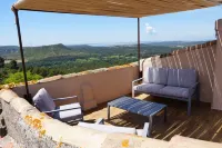 Les terrasses de Ventabren Hotels in Éguilles