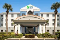 Holiday Inn Express & Suites ST. Petersburg North (I-275) Hotel dekat Jabil Solar and Environmental Test Center