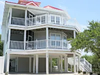 TOP RENTAL! Pool! Elevator! Close to beach! Amazing Views! Spacious!