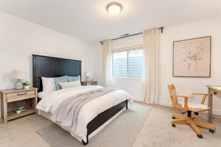 Gorgeously Designed Entire Home! Отели в г. Хазел Делл Север